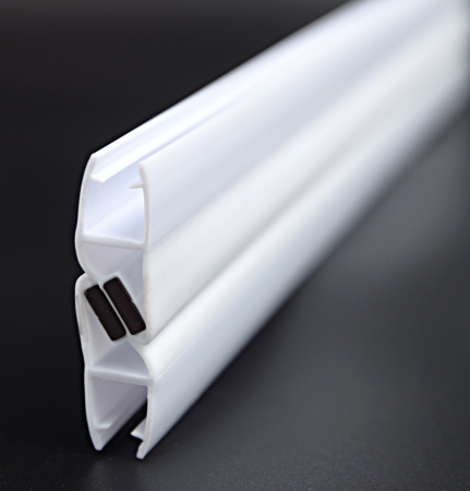 PVH04-914WM8 Магнитный уплотнительный профиль 90° скошенный для стекла 8 мм, 2500мм, premium