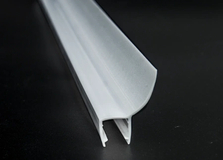 PVH04-911WM8 Уплотнительный профиль ПВХ для стекла 8 мм, 2500мм 10