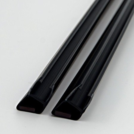 PVH04-904BKL8 Магнитный уплотнительный профиль, 135° скошенный угол для стекла 8 мм, 2500мм, premium