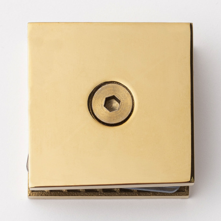 Коннектор стена-стекло 90˚, квадратный золото глянцевое K10-9001GD