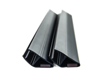 PVH04-902BKL8 Магнитный уплотнительный профиль, 180° скошенный угол для стекла 8 мм, 2500мм, premium PVH04-902BKL8 Магнитный уплотнительный профиль, 180° скошенный угол для стекла 8 мм, 2500мм, premium