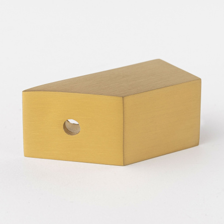 Крепление штанги 15x15 к стене 45° Брашированное золото S10-1504GDB