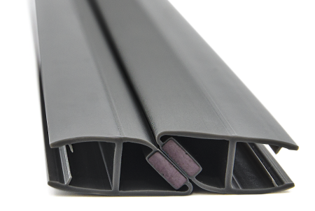 PVH04-914GFM8 Магнитный уплотнительный профиль 90° скошенный для стекла 8мм, 2500мм, premium